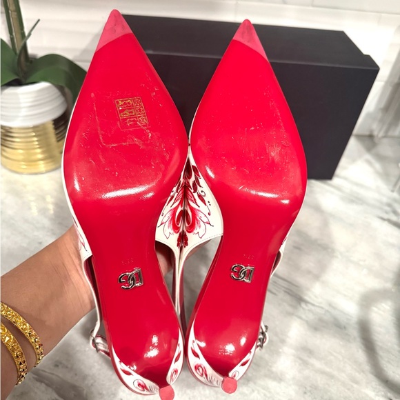 Dolce & Gabbana Pink and White Floral Heels 
100% AUTHENTIC